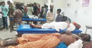 বরগুনায় সড়ক দুর্ঘটনায় কনে পক্ষের যাত্রীসহ আহত ১৫
